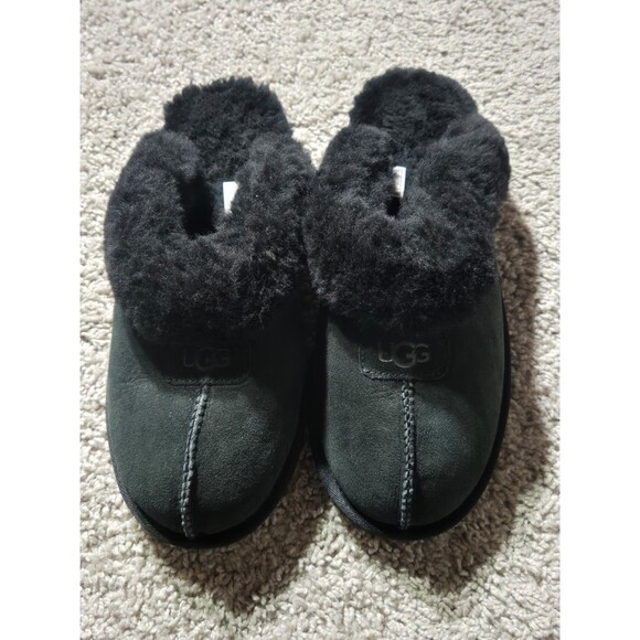 UGG Coquette slippers Black fur size 12 Women's 10.5 Men's - Picture 1 of 5